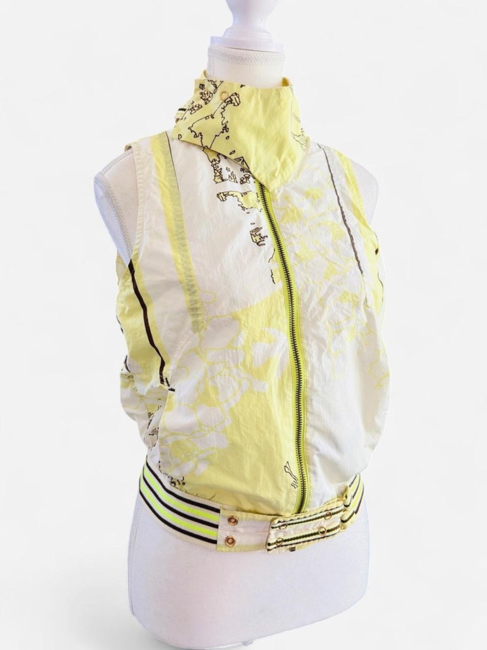 Farm Rio Petite Zip Front Belted Sporty Chic Top - Picture 2 of 8